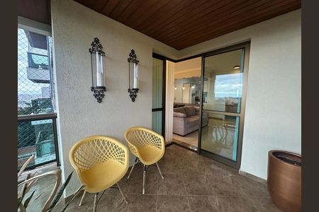 Apartamento à venda com 118m², 3 quartos e 2 vagas Apartamento à venda com 118m², 3 quartos e 2 vagasVaranda da Sala