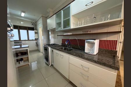 Apartamento à venda com 118m², 3 quartos e 2 vagas Apartamento à venda com 118m², 3 quartos e 2 vagasCozinha