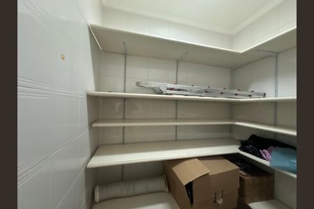 Apartamento à venda com 118m², 3 quartos e 2 vagas Apartamento à venda com 118m², 3 quartos e 2 vagasDespensa