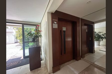 Apartamento à venda com 118m², 3 quartos e 2 vagas Apartamento à venda com 118m², 3 quartos e 2 vagasHall de entrada
