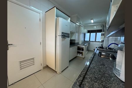 Apartamento à venda com 118m², 3 quartos e 2 vagas Apartamento à venda com 118m², 3 quartos e 2 vagasCozinha