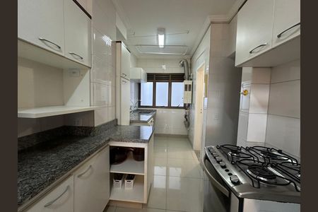 Apartamento à venda com 118m², 3 quartos e 2 vagas Apartamento à venda com 118m², 3 quartos e 2 vagasCozinha