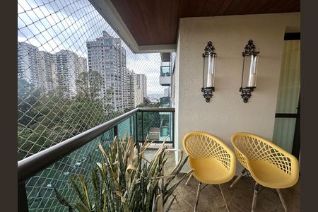 Apartamento à venda com 118m², 3 quartos e 2 vagas Apartamento à venda com 118m², 3 quartos e 2 vagasVaranda da Sala