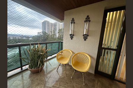 Apartamento à venda com 118m², 3 quartos e 2 vagas Apartamento à venda com 118m², 3 quartos e 2 vagasVaranda da Sala