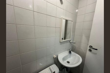 Apartamento à venda com 118m², 3 quartos e 2 vagas Apartamento à venda com 118m², 3 quartos e 2 vagasBanheiro de serviço