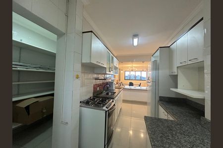 Apartamento à venda com 118m², 3 quartos e 2 vagas Apartamento à venda com 118m², 3 quartos e 2 vagasCozinha