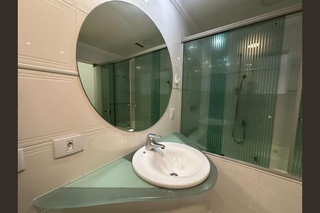 Apartamento à venda com 118m², 3 quartos e 2 vagas Apartamento à venda com 118m², 3 quartos e 2 vagasBanheiro da Suíte 1