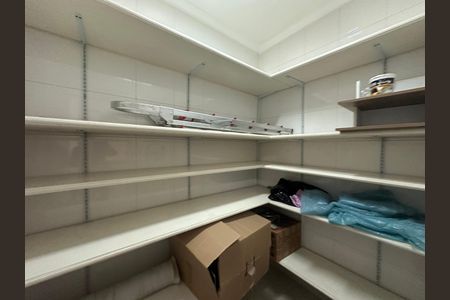 Apartamento à venda com 118m², 3 quartos e 2 vagas Apartamento à venda com 118m², 3 quartos e 2 vagasDespensa