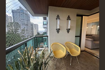 Apartamento à venda com 118m², 3 quartos e 2 vagas Apartamento à venda com 118m², 3 quartos e 2 vagasVaranda da Sala