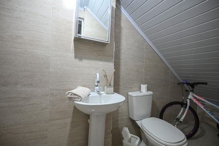 Casa para alugar com 130m², 3 quartos e 2 vagasBanheiro do Salão 
