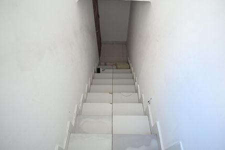 Casa para alugar com 130m², 3 quartos e 2 vagasEscada