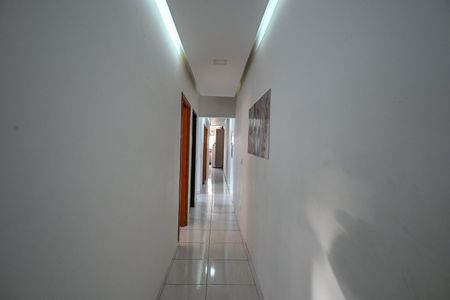 Corredor de casa para alugar com 3 quartos, 130m² em Vila Sonia, São Paulo