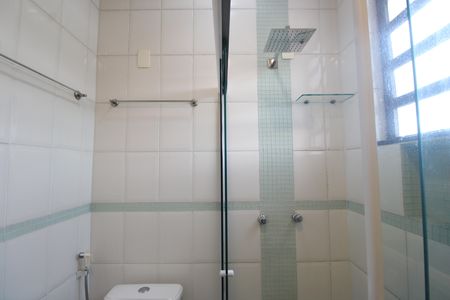 Casa para alugar com 300m², 3 quartos e 3 vagasBanheiro social