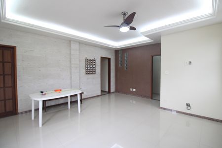 Sala de casa para alugar com 3 quartos, 300m² em Pechincha, Rio de Janeiro