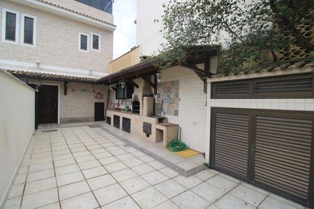 Casa para alugar com 300m², 3 quartos e 3 vagasFrente da casa