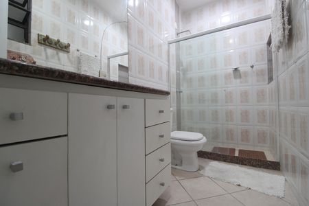Casa para alugar com 300m², 3 quartos e 3 vagasBanheiro da suíte