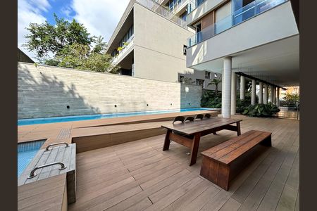 Apartamento à venda com 80m², 2 quartos e 2 vagas Apartamento à venda com 80m², 2 quartos e 2 vagasÁrea comum - Piscina