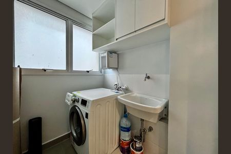 Apartamento à venda com 80m², 2 quartos e 2 vagas Apartamento à venda com 80m², 2 quartos e 2 vagasLavanderia