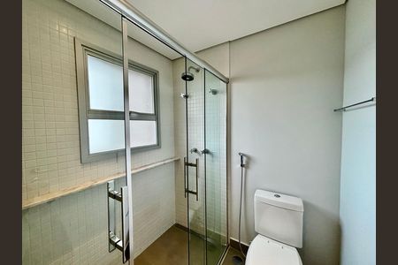 Apartamento à venda com 80m², 2 quartos e 2 vagas Apartamento à venda com 80m², 2 quartos e 2 vagasBanheiro da Suíte 1