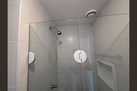 Banheiro do Quarto 1 de apartamento para alugar com 2 quartos, 55m² em Barra Olímpica , Rio de Janeiro