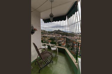Apartamento à venda com 85m², 2 quartos e 1 vaga Apartamento à venda com 85m², 2 quartos e 1 vagaVaranda