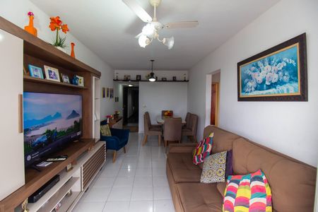 Apartamento à venda com 85m², 2 quartos e 1 vaga Apartamento à venda com 85m², 2 quartos e 1 vagaSala