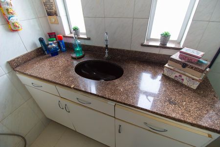 Apartamento à venda com 85m², 2 quartos e 1 vaga Apartamento à venda com 85m², 2 quartos e 1 vagaBanheiro Social