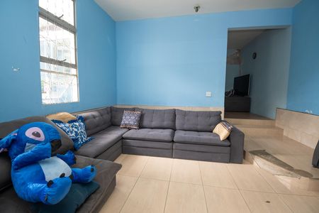 Sala de casa para alugar com 3 quartos, 636m² em Arcadia, Contagem