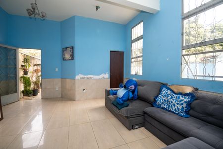 Sala de casa para alugar com 3 quartos, 636m² em Arcadia, Contagem