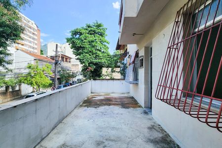 Apartamento para alugar com 100m², 3 quartos e 4 vagas Apartamento para alugar com 100m², 3 quartos e 4 vagasVaranda do Quarto 1
