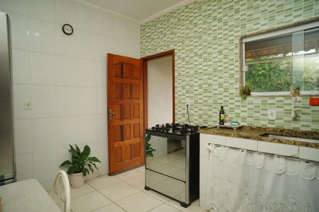 Cozinha de casa de condomínio para alugar com 3 quartos, 130m² em Camburi, Maricá