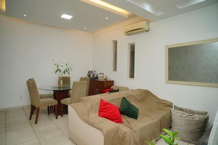 Casa de condomínio para alugar com 130m², 3 quartos e 3 vagas Casa de condomínio para alugar com 130m², 3 quartos e 3 vagasSala