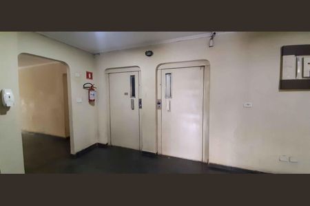 Apartamento à venda com 64m², 3 quartos e 1 vaga Apartamento à venda com 64m², 3 quartos e 1 vagaElevadores