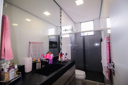 Apartamento à venda com 148m², 4 quartos e 2 vagas Apartamento à venda com 148m², 4 quartos e 2 vagasBanheiro Social