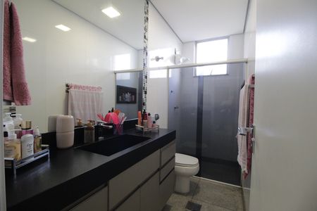 Apartamento à venda com 148m², 4 quartos e 2 vagas Apartamento à venda com 148m², 4 quartos e 2 vagasBanheiro Social