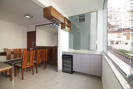 Apartamento à venda com 148m², 4 quartos e 2 vagas Apartamento à venda com 148m², 4 quartos e 2 vagasVaranda Gourmet