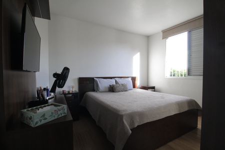 Apartamento à venda com 148m², 4 quartos e 2 vagas Apartamento à venda com 148m², 4 quartos e 2 vagasQuarto 03 - Suite
