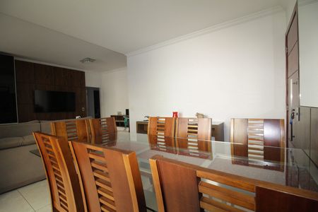 Apartamento à venda com 148m², 4 quartos e 2 vagas Apartamento à venda com 148m², 4 quartos e 2 vagasSala de Jantar