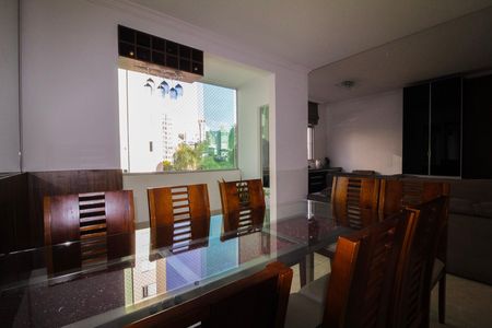 Apartamento à venda com 148m², 4 quartos e 2 vagas Apartamento à venda com 148m², 4 quartos e 2 vagasSala de Jantar