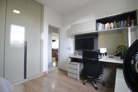 Apartamento à venda com 148m², 4 quartos e 2 vagas Apartamento à venda com 148m², 4 quartos e 2 vagasQuarto 02