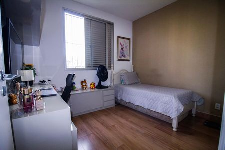Apartamento à venda com 148m², 4 quartos e 2 vagas Apartamento à venda com 148m², 4 quartos e 2 vagasQuarto 02