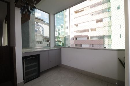 Apartamento à venda com 148m², 4 quartos e 2 vagas Apartamento à venda com 148m², 4 quartos e 2 vagasVaranda Gourmet