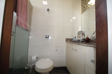 Apartamento à venda com 148m², 4 quartos e 2 vagas Apartamento à venda com 148m², 4 quartos e 2 vagasBanheiro da Suite