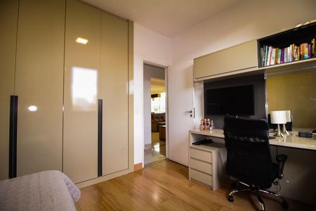 Apartamento à venda com 148m², 4 quartos e 2 vagas Apartamento à venda com 148m², 4 quartos e 2 vagasQuarto 02
