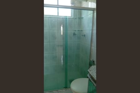 Banheiro de apartamento para alugar com 2 quartos, 60m² em Saboeiro, Salvador