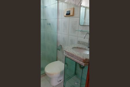 Banheiro de apartamento para alugar com 2 quartos, 60m² em Saboeiro, Salvador