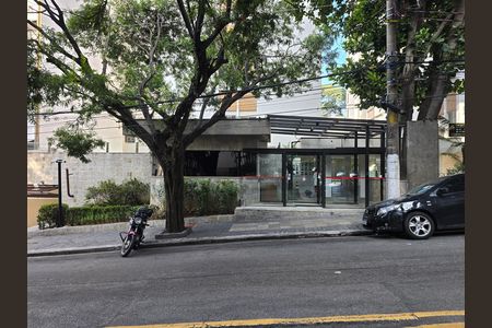 Apartamento para alugar com 115m², 3 quartos e 1 vaga Apartamento para alugar com 115m², 3 quartos e 1 vagaFachada