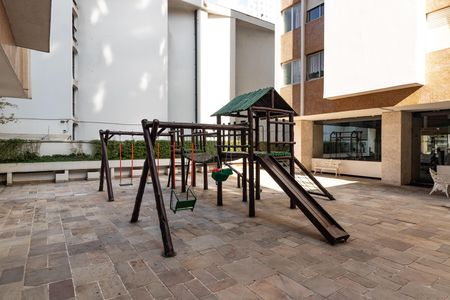 Apartamento para alugar com 115m², 3 quartos e 1 vaga Apartamento para alugar com 115m², 3 quartos e 1 vagaPlayground