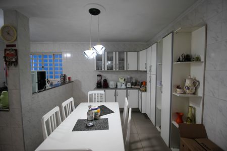 Casa para alugar com 248m², 4 quartos e 1 vaga
