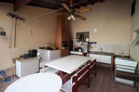 Casa para alugar com 248m², 4 quartos e 1 vaga
